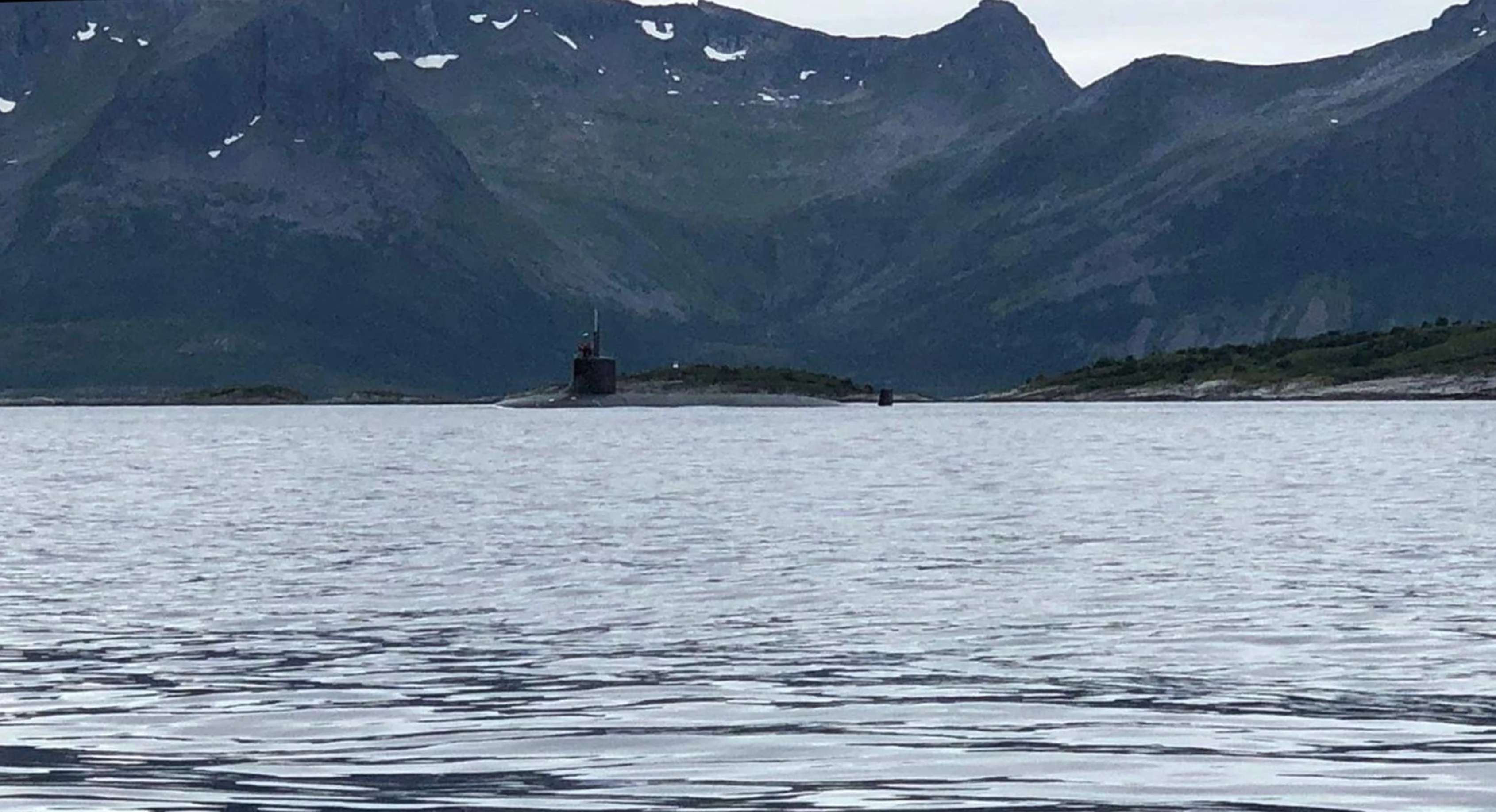 Le sous-marin américain USS Seawolf au large des côtes de Norvège