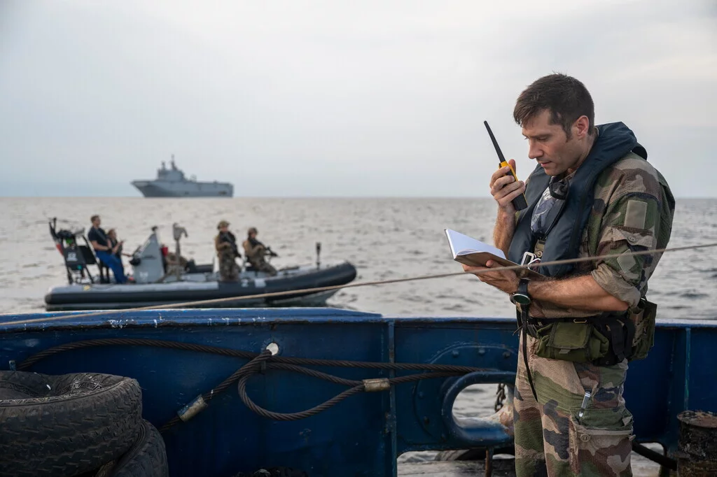 Contrôle d'un bâtiment par l'équipe de visite du Dixmude