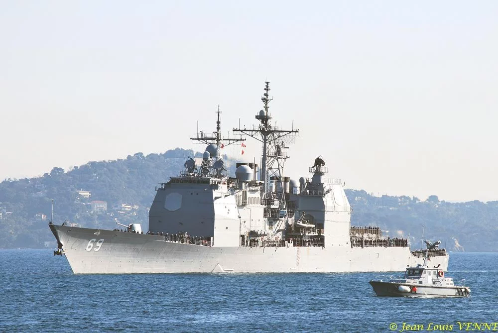 Le croiseur Vicksburg arrive à Toulon