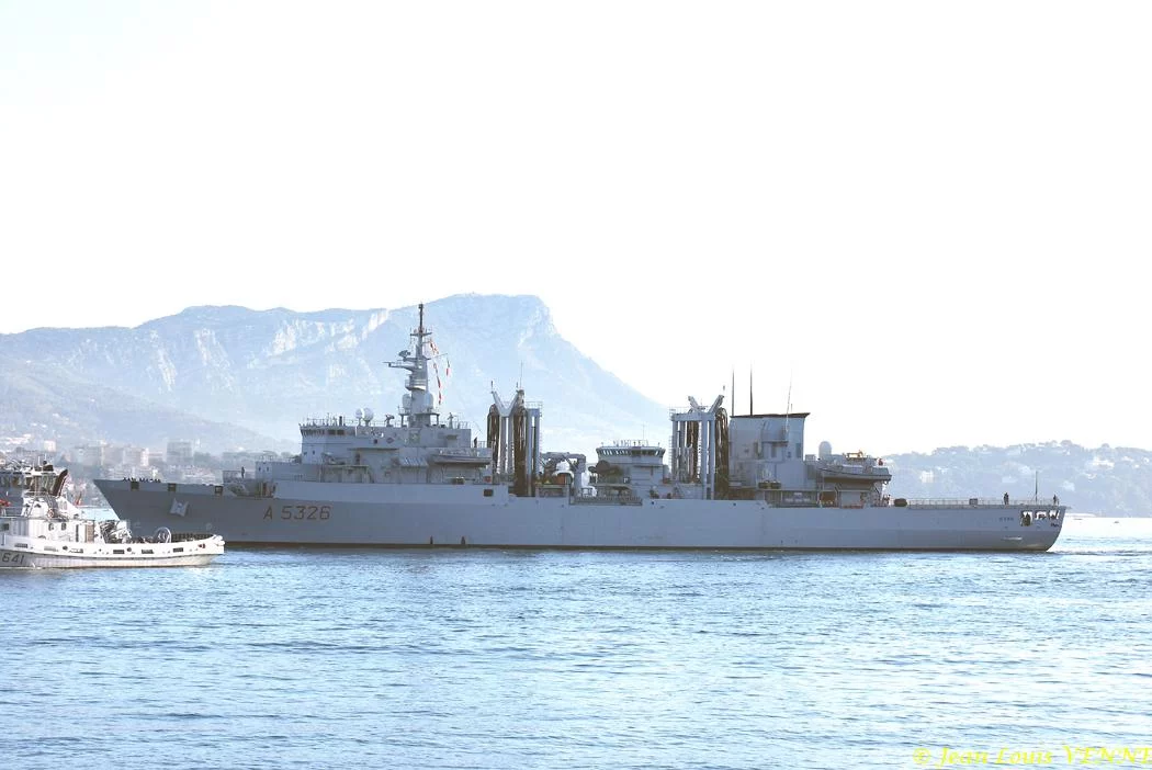 Pétrolier-ravitailleur italien Etna