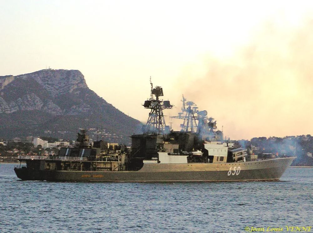 Départ du destroyer russe Admiral Chabanenko