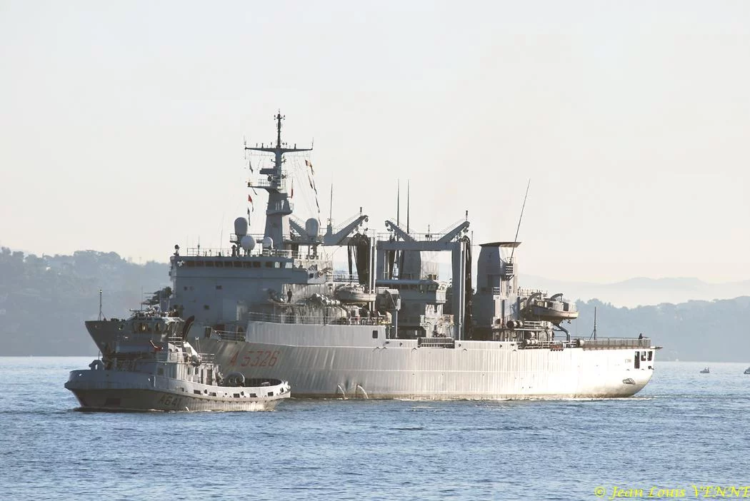 Pétrolier-ravitailleur italien Etna