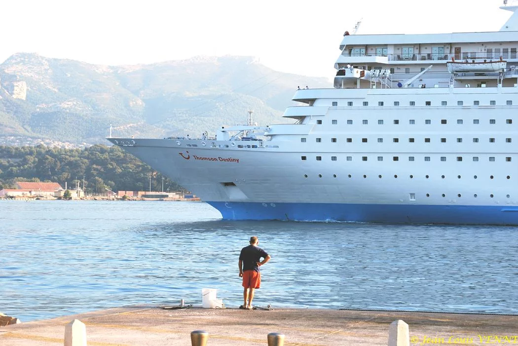 Le paquebot Thomson Destiny fait escale à La Seyne-sur-mer