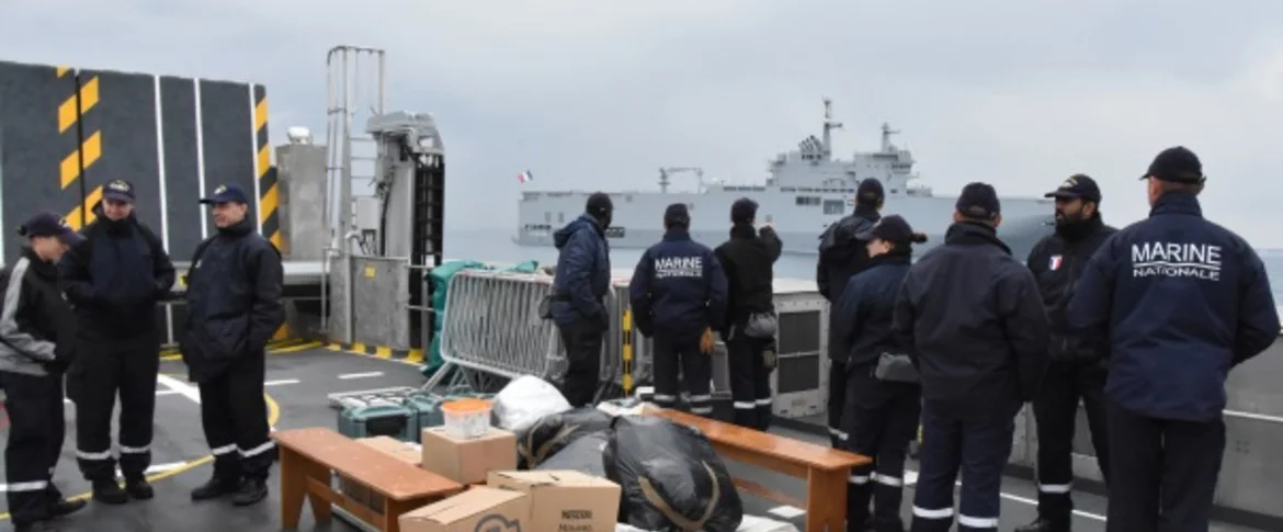Exercice d’évacuation de ressortissants pour le Dixmude