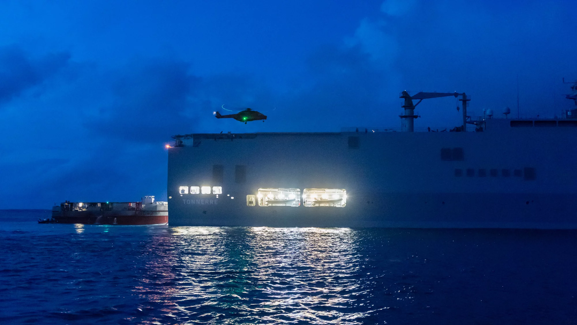 Débarquement de matériel sur les plages de St-Martin