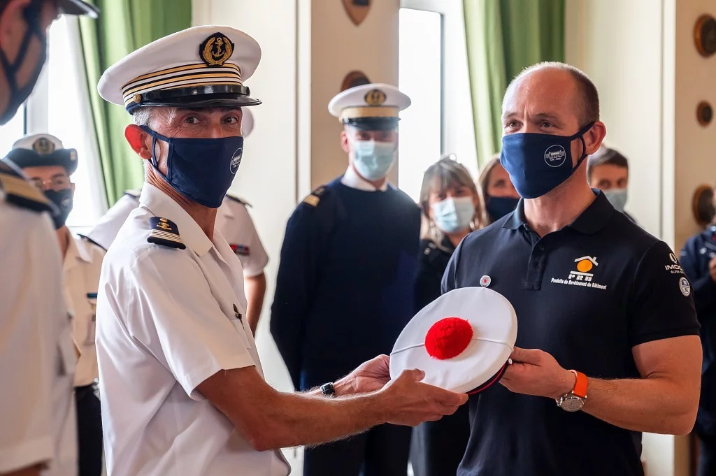 Le CF Barbe remet son bachi à Kévin Escoffier, parrain de la promotion