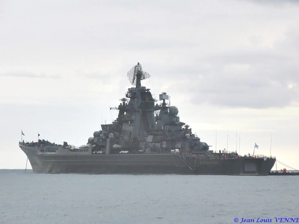 Le croiseur nucléaire russe Pierre le Grand à Toulon