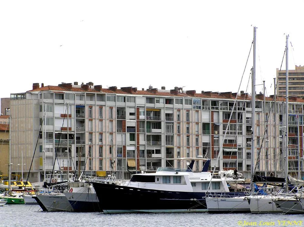 Toulon sous les nuages