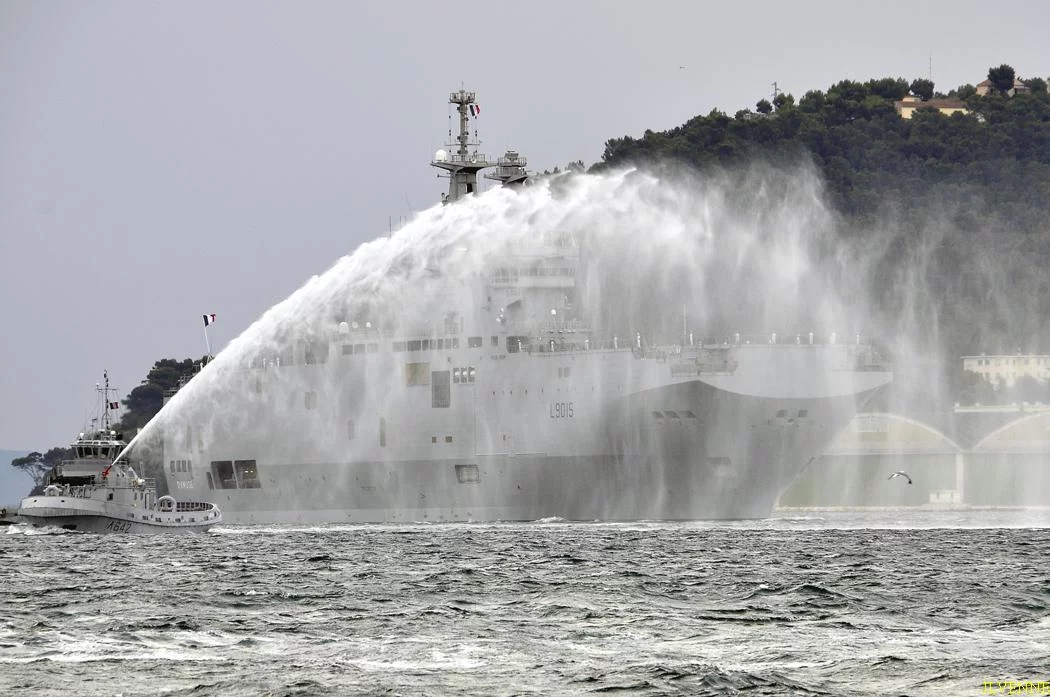 Arrivée du BPC Dixmude à Toulon