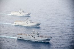 Les 3 BPC de la marine nationale naviguent ensemble