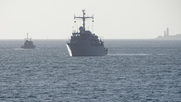 Un chasseur de mines dans le goulet de Brest