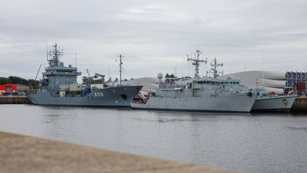 Le chasseur de mines Céphée dans le port de Glasgow (Ecosse)