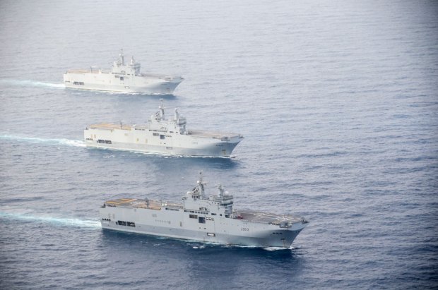 Les 3 BPC de la marine nationale naviguent ensemble